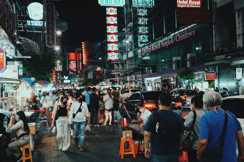 Neon, Noodles, and Nostalgia: Why the Night Market Is Taking Over Asian Cinema Right Now